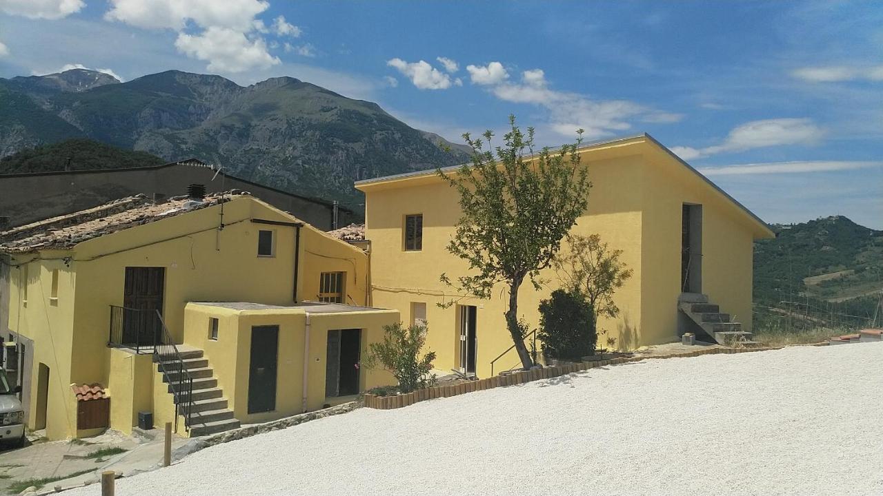 Lake Retreat - Maiella Apartment - Beautiful Lake And Mountain Views Casoli  외부 사진