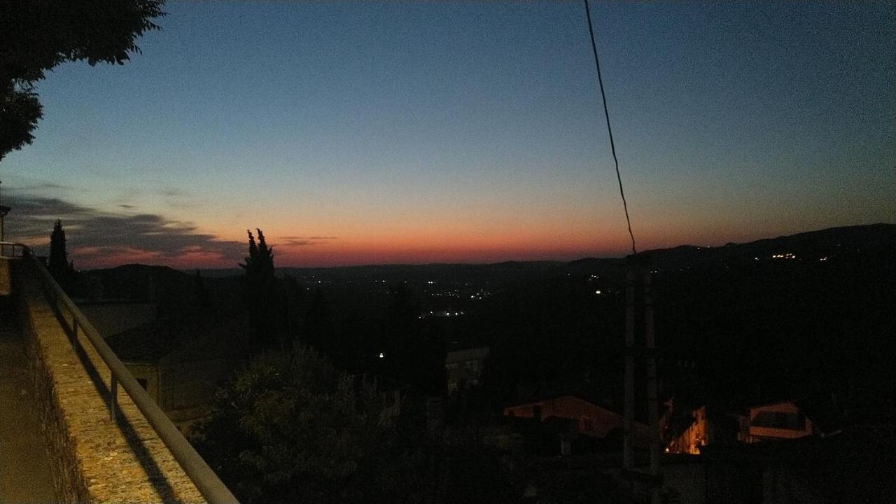 Lake Retreat - Maiella Apartment - Beautiful Lake And Mountain Views Casoli  외부 사진