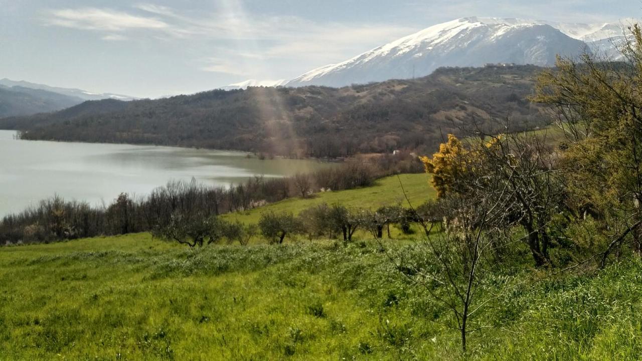Lake Retreat - Maiella Apartment - Beautiful Lake And Mountain Views Casoli  외부 사진