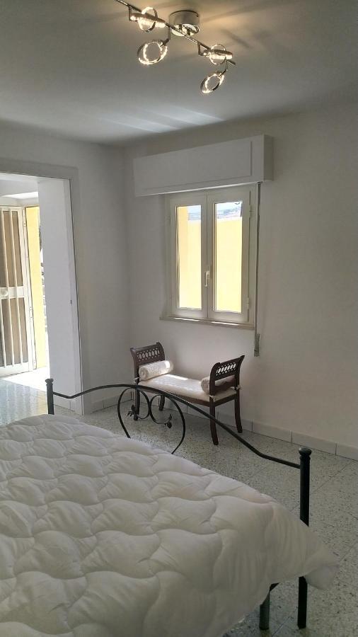 Lake Retreat - Maiella Apartment - Beautiful Lake And Mountain Views Casoli  외부 사진